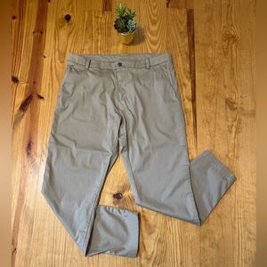 Lululemon Commission Pant Classic Mens 36 Khaki Chino Straight LM5440SE